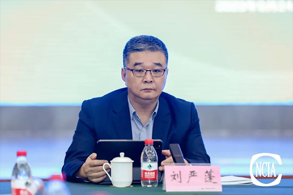 國(guó)投盛世董事長(zhǎng)劉嚴(yán)蓬作為協(xié)會(huì)監(jiān)事長(zhǎng)受邀參加2023亞太國(guó)際涂料產(chǎn)業(yè)發(fā)展大會(huì)