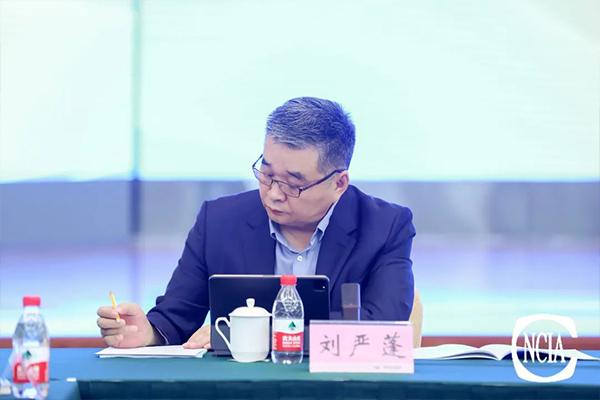 國(guó)投盛世董事長(zhǎng)劉嚴(yán)蓬作為協(xié)會(huì)監(jiān)事長(zhǎng)受邀參加2023亞太國(guó)際涂料產(chǎn)業(yè)發(fā)展大會(huì)